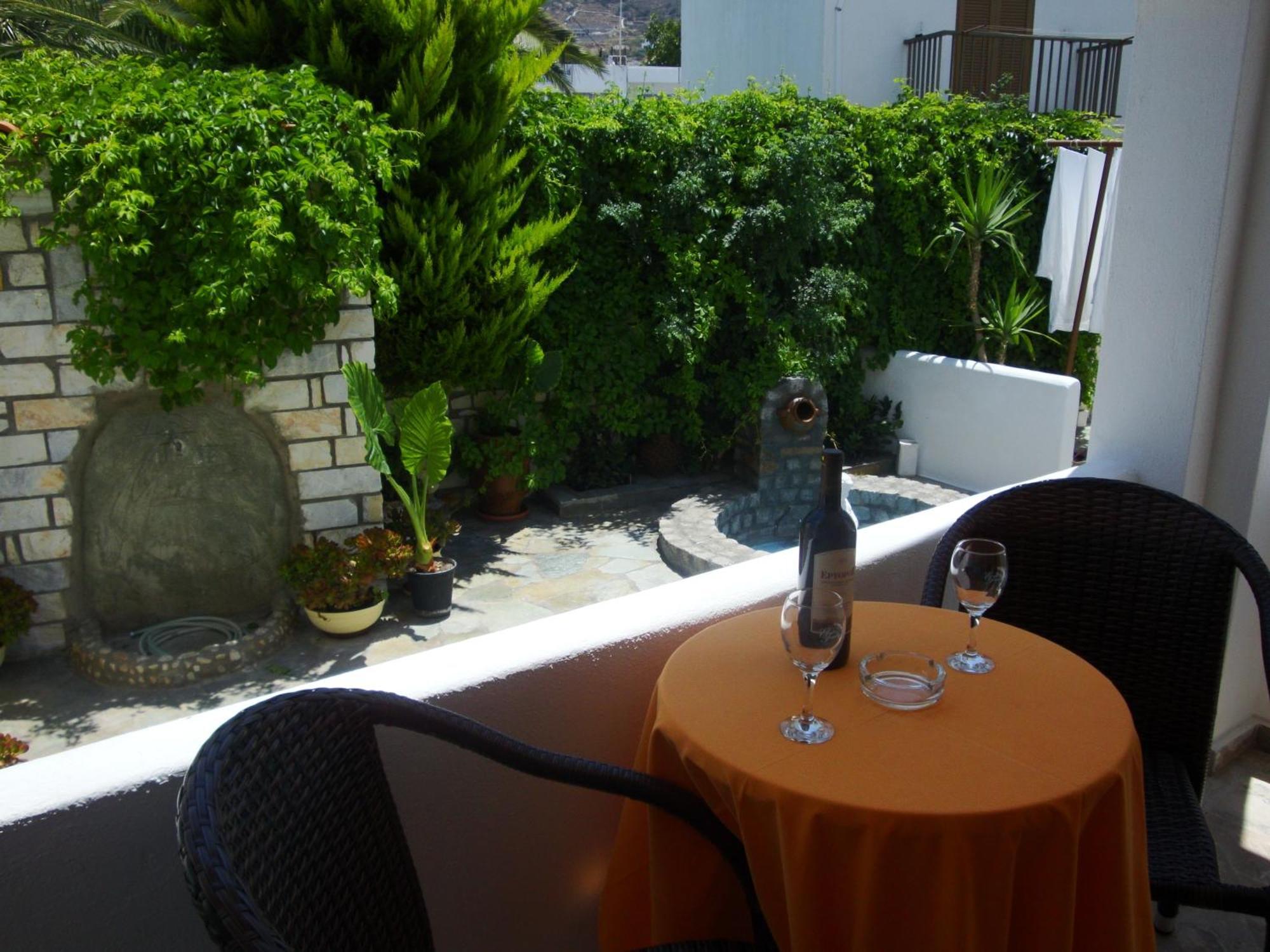 Vassiliki Rooms Páros Exteriér fotografie